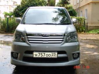 2003 Toyota Noah Pictures