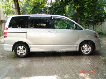 2003 Toyota Noah Pictures