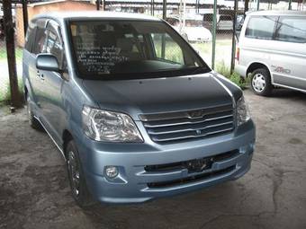 2003 Toyota Noah For Sale