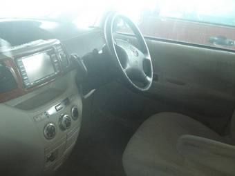 2003 Toyota Noah Photos