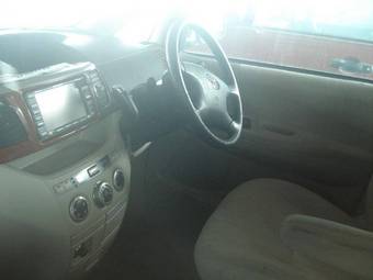 2003 Toyota Noah Photos