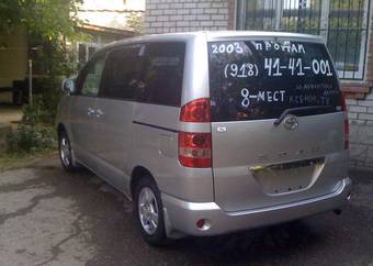 2003 Toyota Noah Pictures