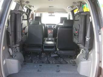 2004 Toyota Noah Photos