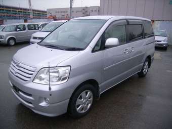 2004 Toyota Noah For Sale