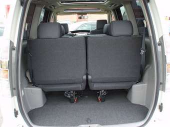 2004 Toyota Noah For Sale