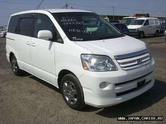 2004 Toyota Noah For Sale