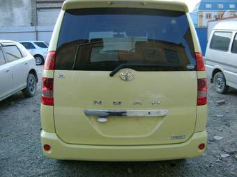 2004 Toyota Noah For Sale