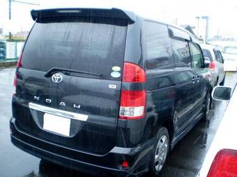 2004 Toyota Noah For Sale
