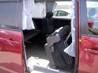 2004 Toyota Noah Wallpapers