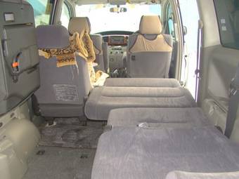 2004 Toyota Noah Photos