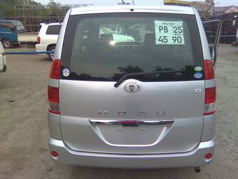 2004 Toyota Noah For Sale