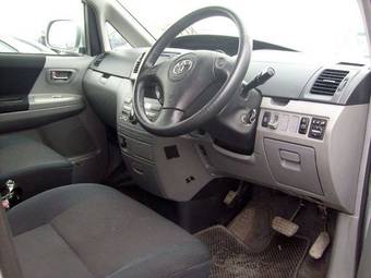 2004 Toyota Noah For Sale