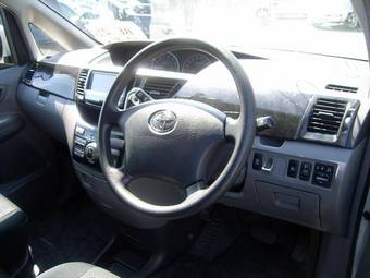 2004 Toyota Noah For Sale
