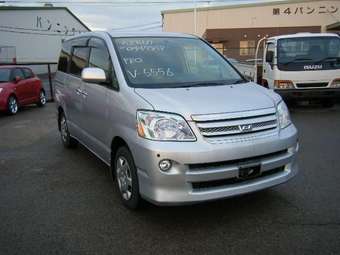 2005 Toyota Noah