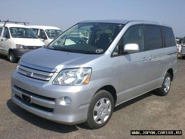 2005 Toyota Noah