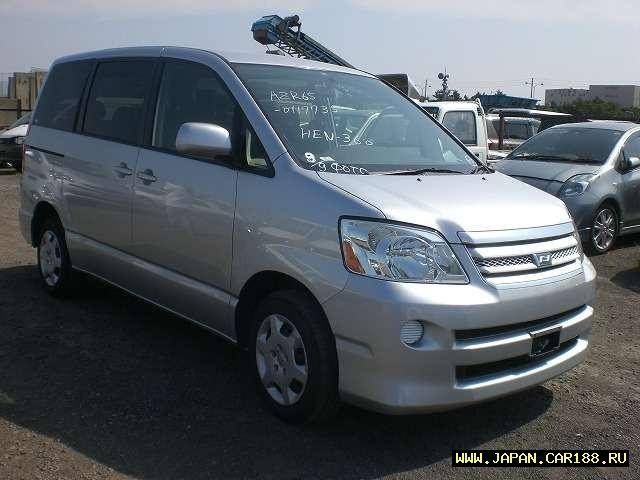 2005 Toyota Noah