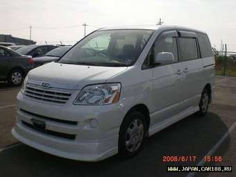 2005 Toyota Noah Pics