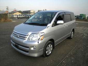 2005 Toyota Noah Wallpapers