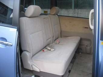 2005 Toyota Noah For Sale