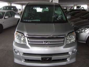 2005 Toyota Noah For Sale