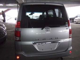 2005 Toyota Noah For Sale