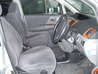 2005 Toyota Noah Pics