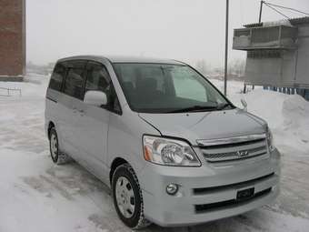 2005 Toyota Noah For Sale