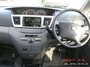 2005 Toyota Noah Pics