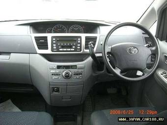 2005 Toyota Noah For Sale