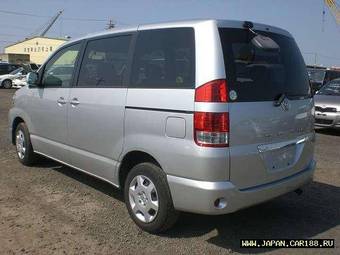 2005 Toyota Noah Wallpapers