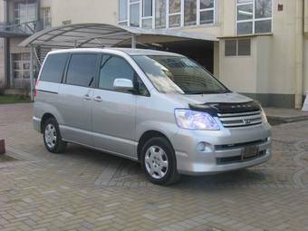 2005 Toyota Noah For Sale