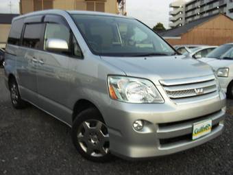 2006 Toyota Noah Wallpapers