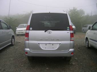 2006 Toyota Noah Photos