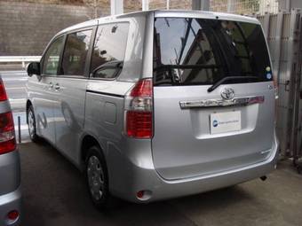 2007 Toyota Noah Pictures