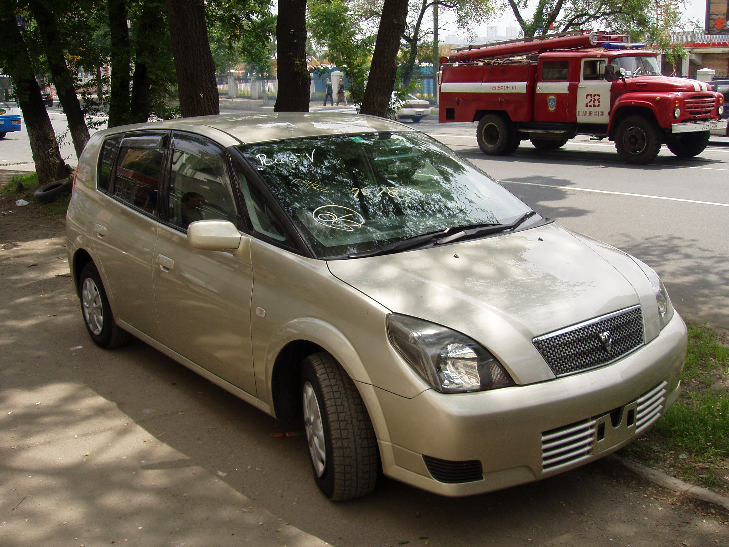 2000 Toyota Opa