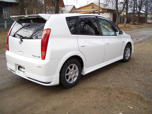 2000 Toyota Opa