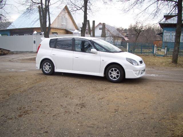 2000 Toyota Opa