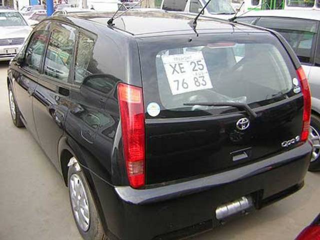2000 Toyota Opa