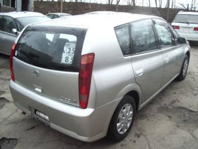 2000 Toyota Opa