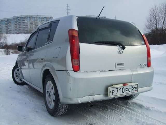 2000 Toyota Opa