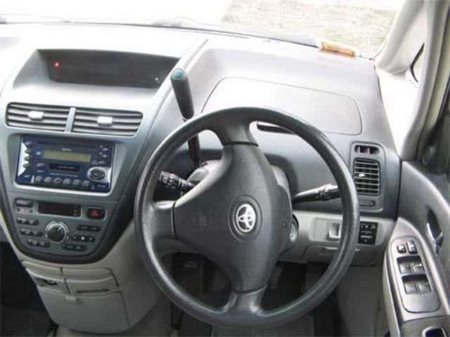 2000 Toyota Opa