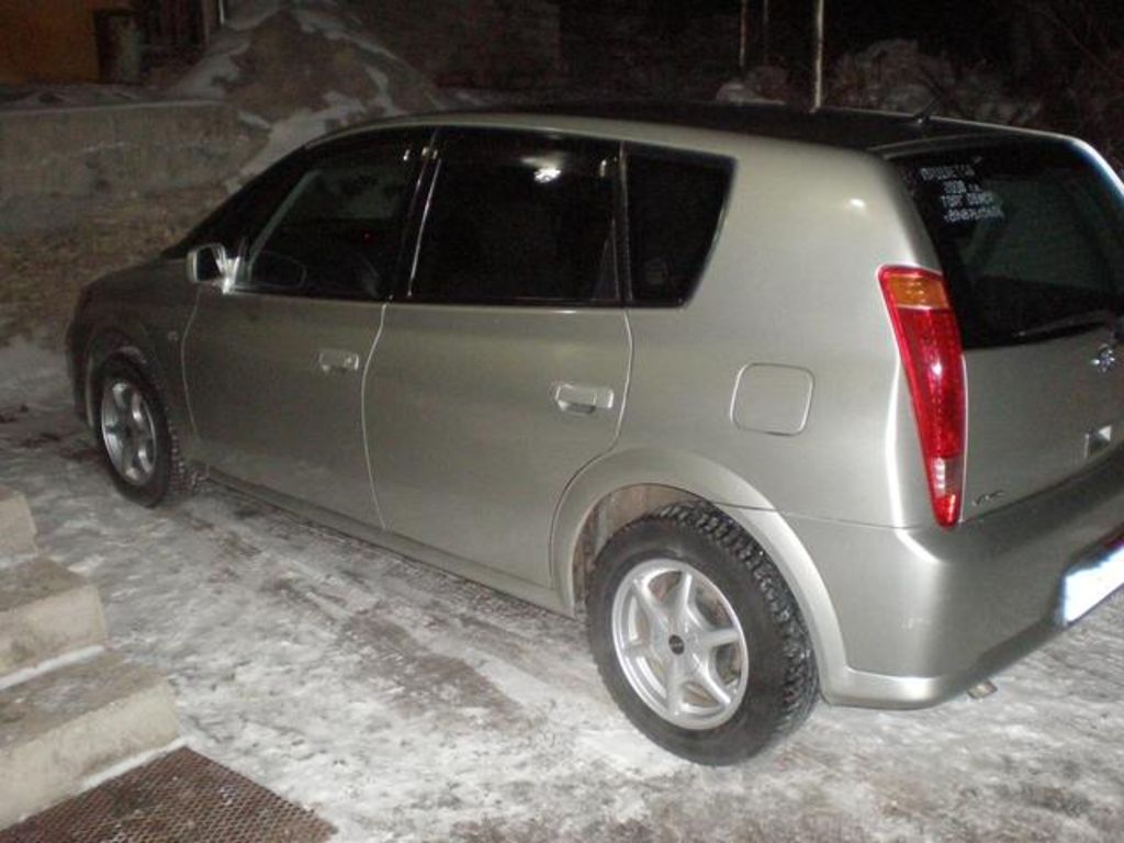 2000 Toyota Opa