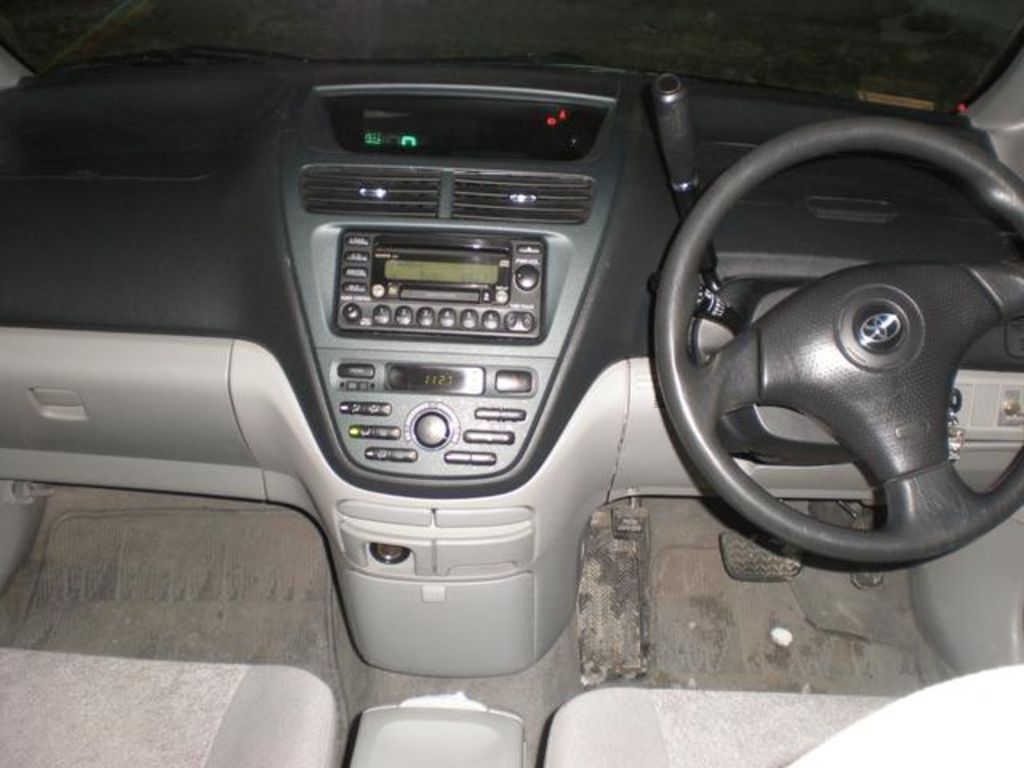 2000 Toyota Opa