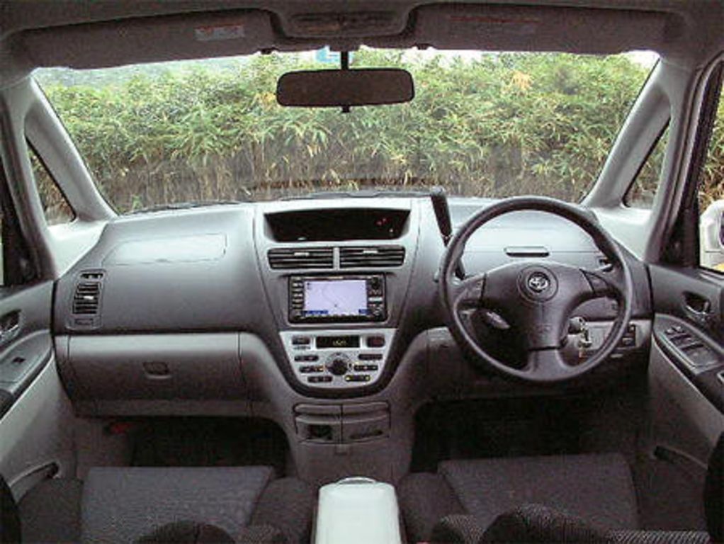 2000 Toyota Opa