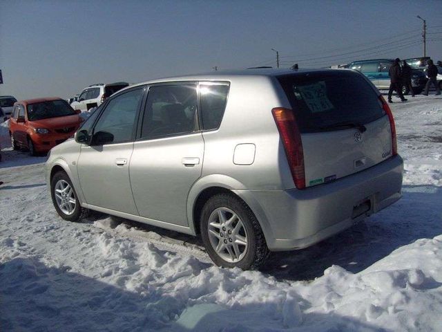 2000 Toyota Opa
