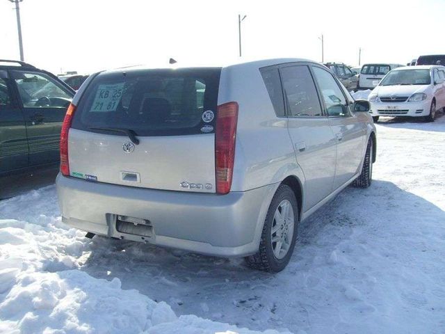 2000 Toyota Opa