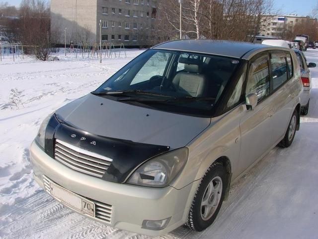 2000 Toyota Opa