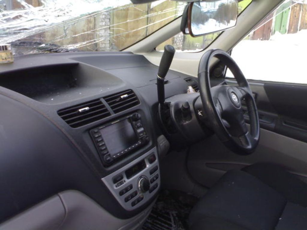 2000 Toyota Opa