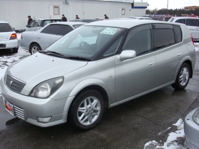 2000 Toyota Opa