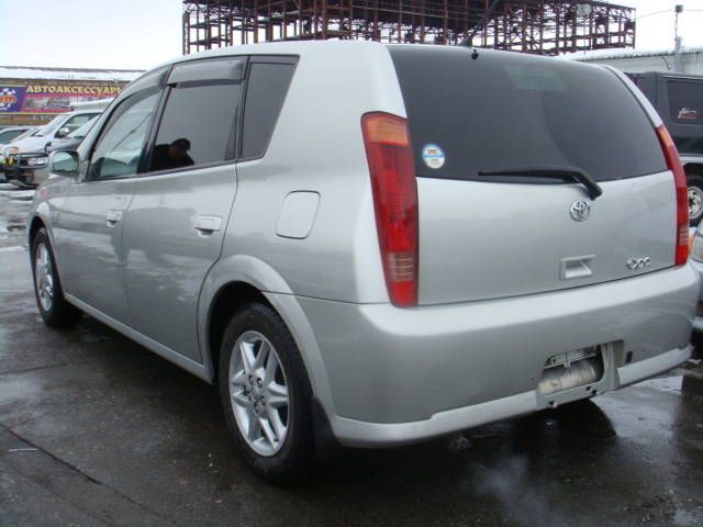2000 Toyota Opa